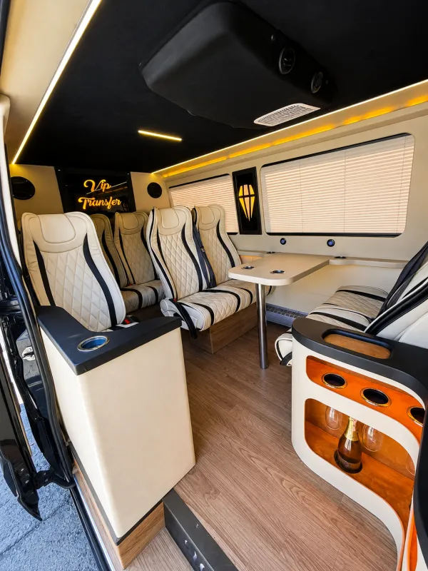 MERCEDES ULTRA VIP (4-10 PAX)