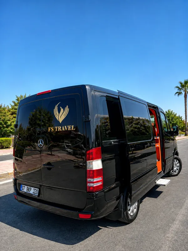 MERCEDES ULTRA VIP (4-10 PAX)
