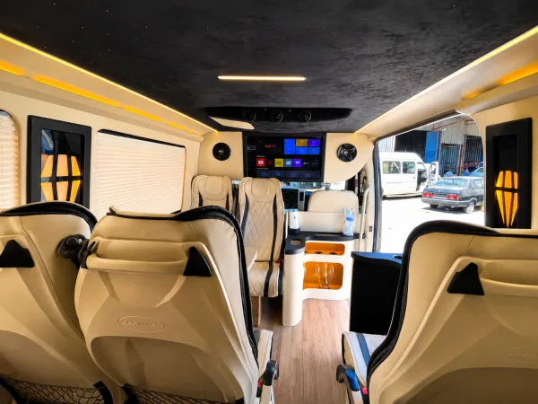 MERCEDES ULTRA VIP (4-10 PAX)